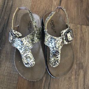 Toddler girls gold sandals sz 8-9